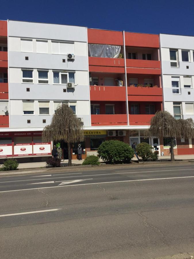 Marika Apartman Hajduszoboszlo Exterior photo
